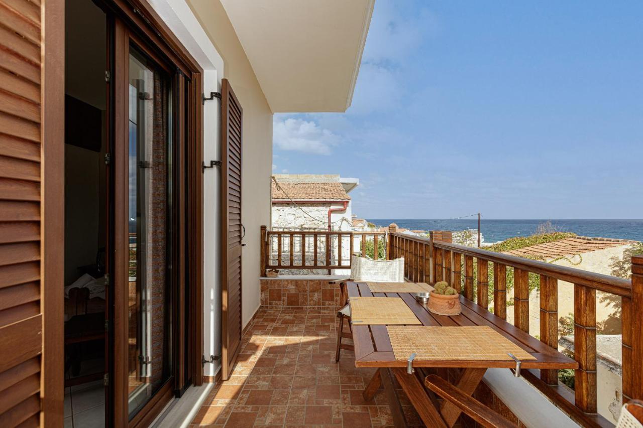 Pension Lucy Panormos  Ngoại thất bức ảnh