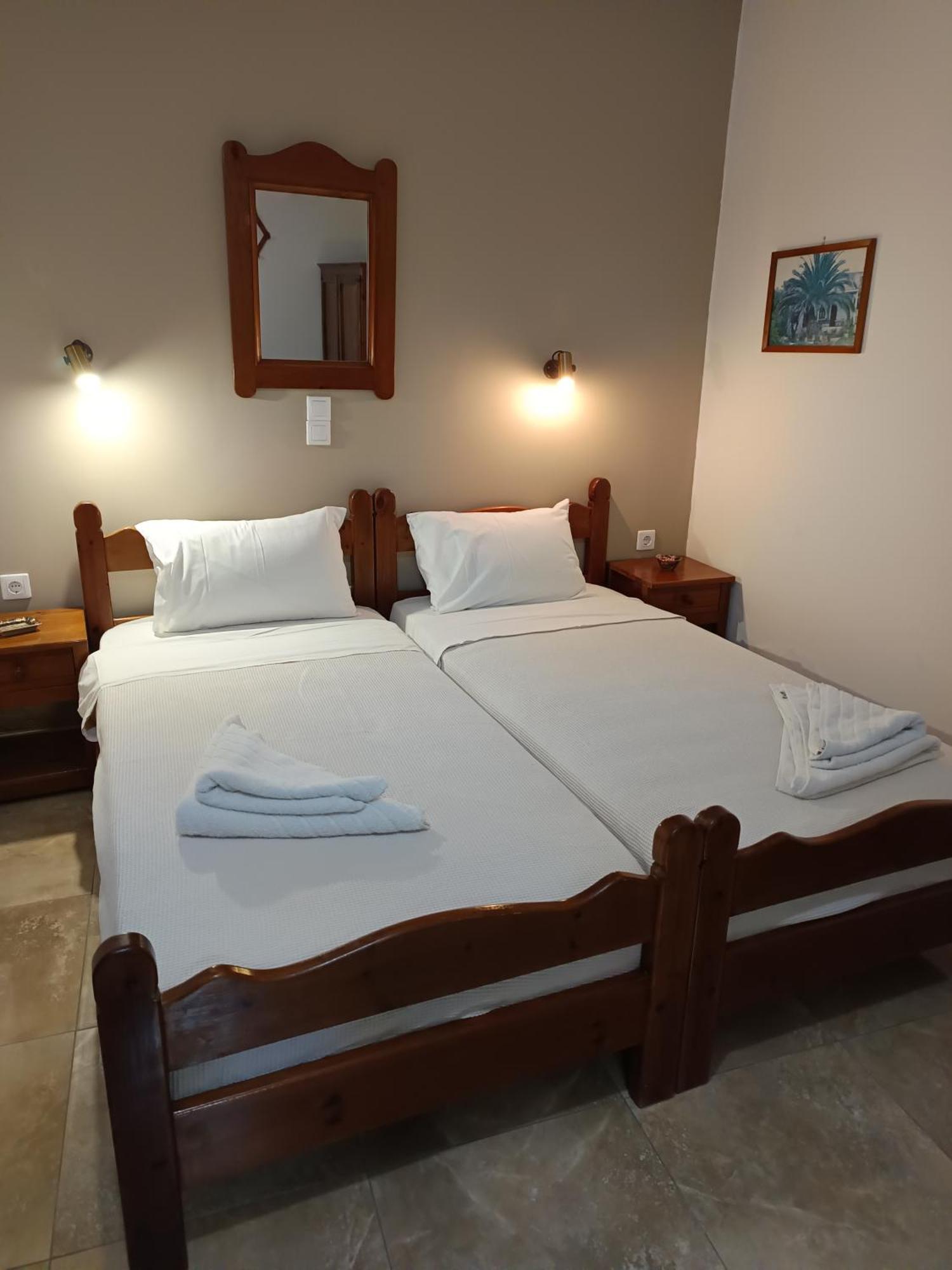 Pension Lucy Panormos  Ngoại thất bức ảnh