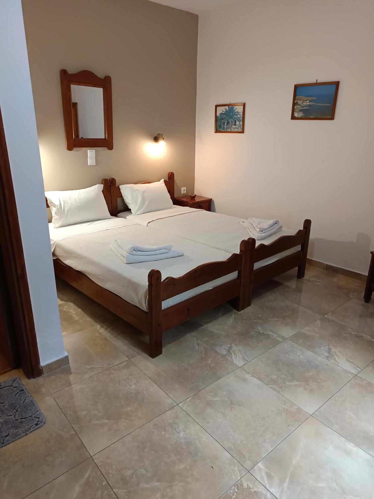 Pension Lucy Panormos  Ngoại thất bức ảnh